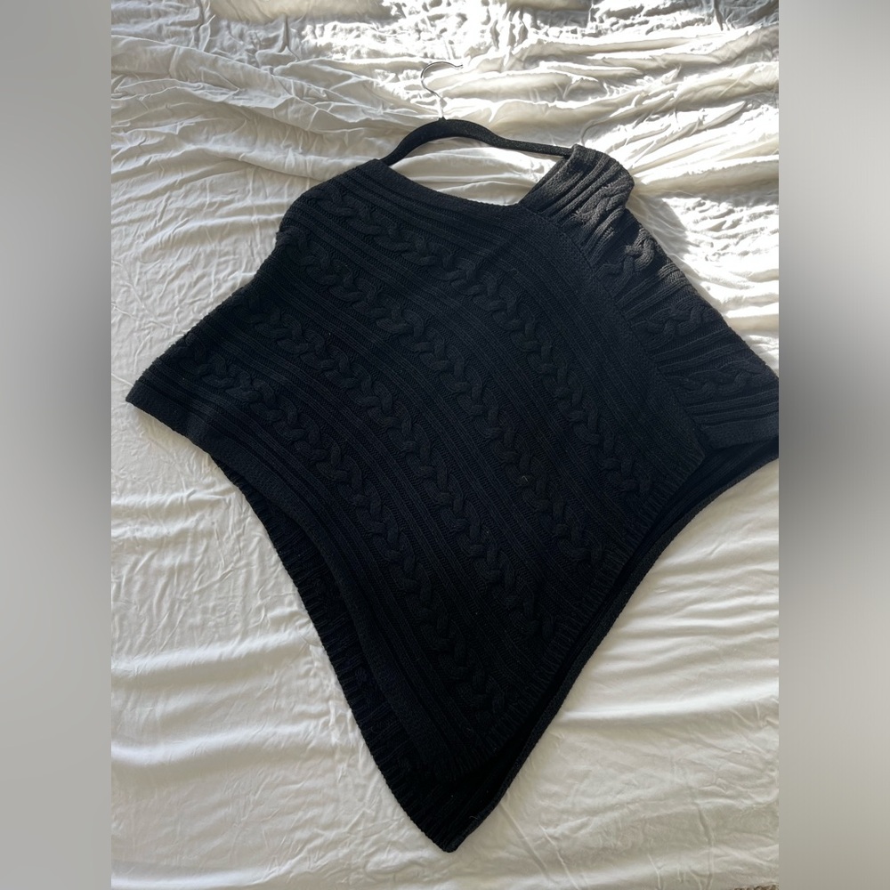 Ann Taylor Loft knitted poncho shawl